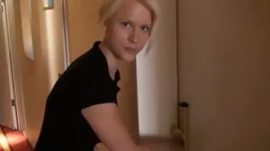 سيقان طويلة مع سكس جميلات جامد رهيبة أماندا كلارك ومونرو فوكس من Lez Cuties
