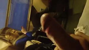 عمل يدوي مع لينينا كراون سكس يمني جامد قرنية من سيارة أجرة وهمية