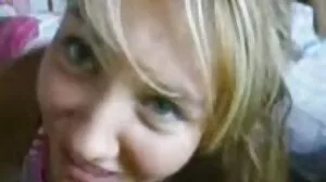 فيديو Legs On Shoulders افلامسكس جامد مع هولي هندريكس الرائعة من Exxxtra Small