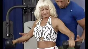 مشهد الساقين على الكتفين سكس جامد جدا جدا مع الثعلب الأحمر الرائع من The White Boxxx